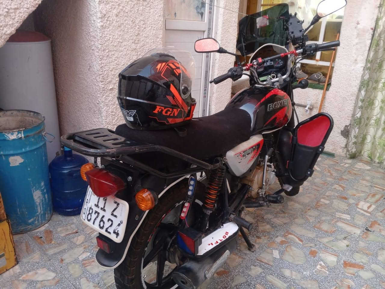 🔥 للبيع دراجة بوكسر موديل 2022
✔️ سعة 150 CC✔️ لون أبيض✔️ استعمال شخصي✔️ أوراقها كاملة وجاهزة للنقل✔️ نظيفة وحالتها جيدة

السعر: (مليونين و100)وبيها مجال

للاستفسار والمشاهدة مراسلة خاص أو الاتصال على الرقم:***********
