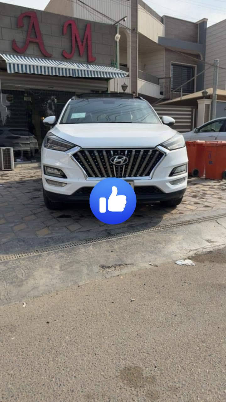 توسان 2020 فول مواصفات
رقم بغداد الدولي بأسمي
ماشيه 106
بيها دعاميه مرشوشه وكارت بالباب الخلفي كلش بسيط 
مكانها واسط قضاء الزبيديه
سعرها 200 وبيها مجال بسيط
***********
