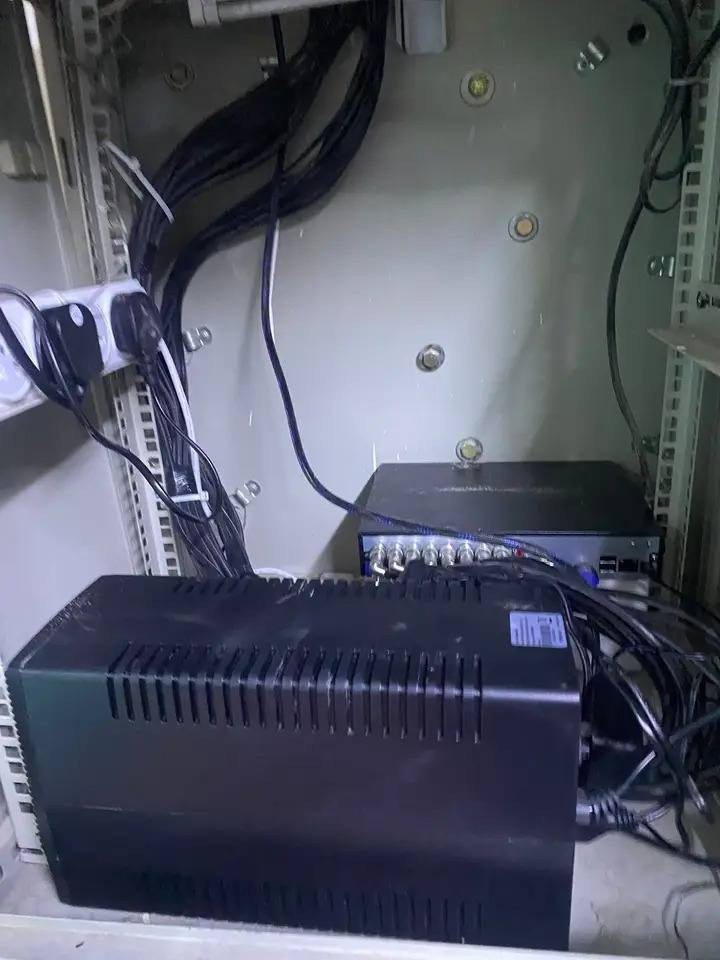 تم تنصيب احد المواقع في الكراده ...16 كاميره من ماركه دهوه.. من مجموعه الشمس لتنصيب الكاميرات مراقبه والتجهيز اتصال .*********** ... زورونا بغداد حي الجهاد
