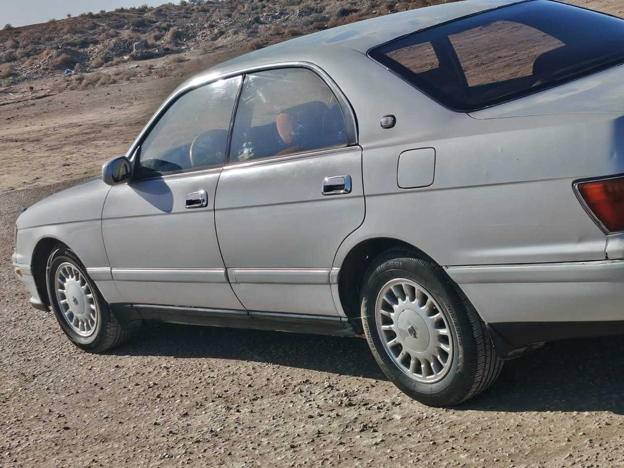 السلام عليكم بطه للبيع موديل 93مكفوله كفاله عامه مكينه حداديه تبريد جاهز تخم تاير السياره بسمنه تحويل مباشر السعر 60وبيه مجال  التصال عله هاذه الرقم ***********
