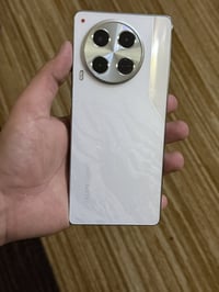 تكنو كامون ٣٠ جهاز نصيف جدا استخدام قليل  ذاكره ٢٥٦ رام ٨+٨ بطارية ٥٠٠...