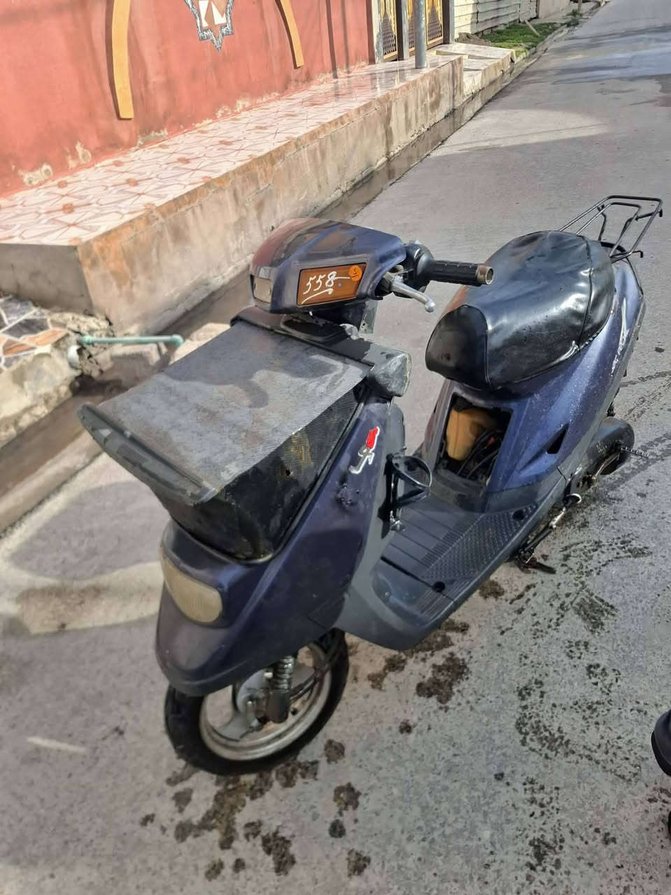 ماطور بزون للبيع شرط شاصي
وايرمنيه كلها شغاله محرك معمر اكسن نضيف 
ادفع سعر اذا عجبني ابيعك المكان حي الشيماء قرب اسواق الخضراء ***********
