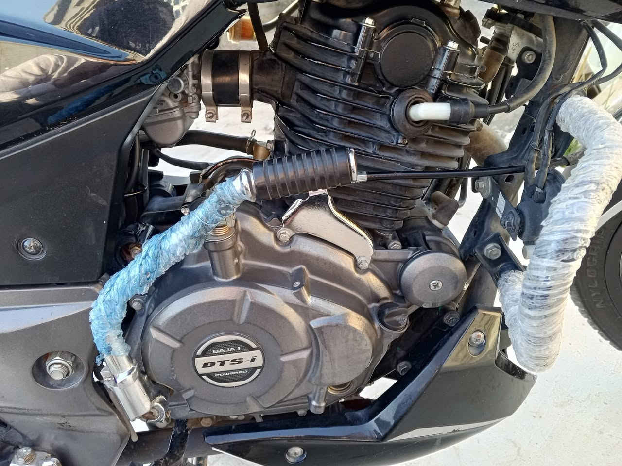 سلام عليكم بولسر اللبيع المكان بغداد تاجي النضافه كدامك سعره اتصل ع هاذا الرقم (***********)بي واتساب (***********)
