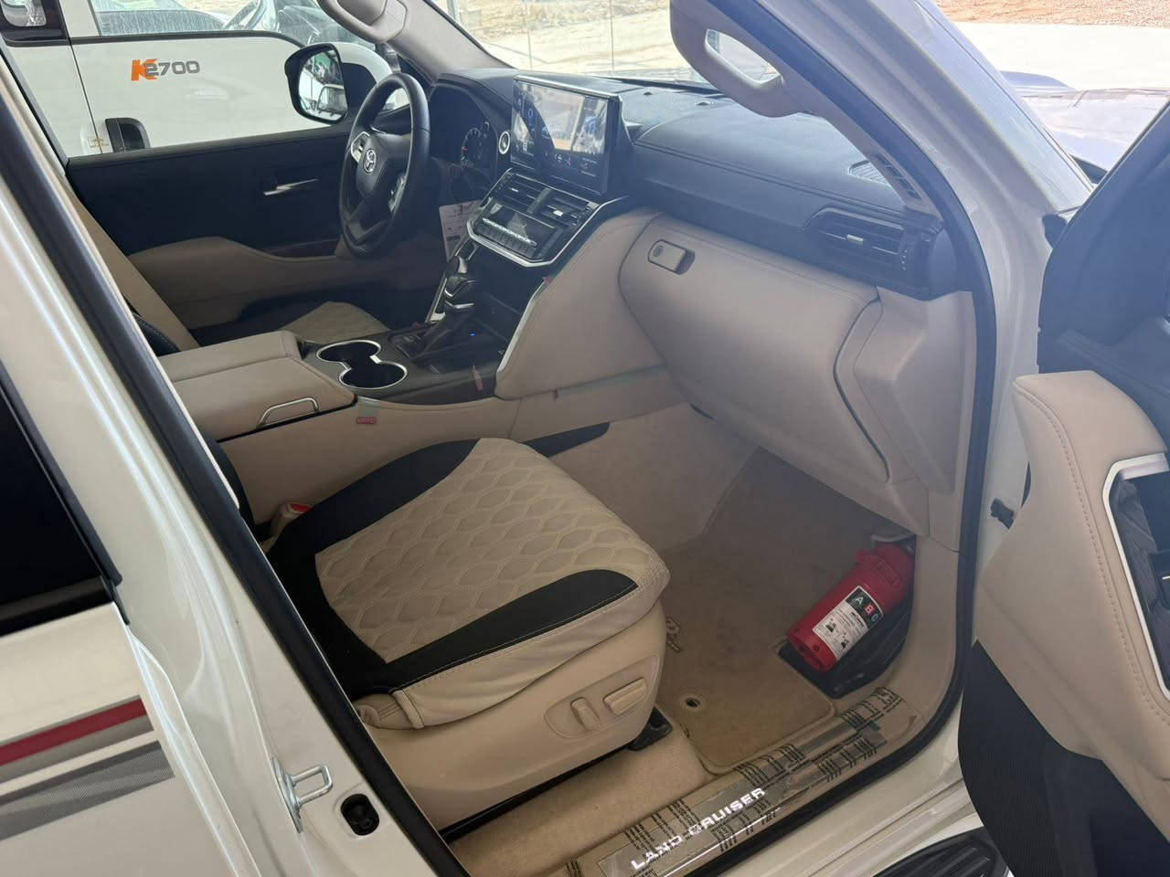 لاندكروز 2024 بريم اربع كامرات لمتد سياره فول مواصفات ماشيه 50الف كفاله عامه من كلشي
للبيع او المراوس 
***********
