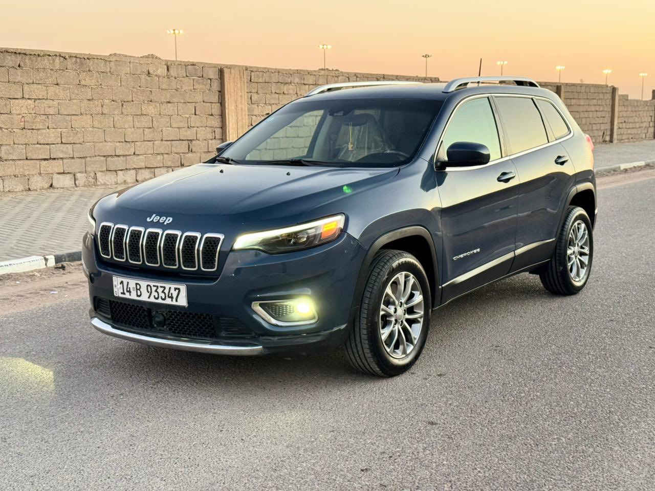 السلام عليكم شباب جيب بزون 2021 وارد امريكي صور الحادث في النشر فول مواصفات ماعده الفتحة رقم بصره تحويل مكان السيارة بصرة سعر ١٤٠ /***********
