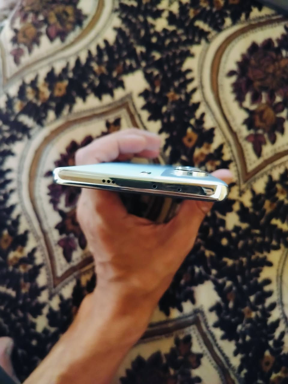 السلام عليكم للبيع
تكنو كامون 40 برو 5g
ذاكره 256 
رام 12+12=24
نضافته 100/100
بوبجي تدعم 90 فريم 
بدون ملحقات 
الاستفسار ع رقم 
***********
***********
