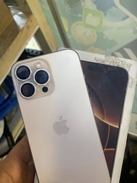 ايفون 16 برو ماكس بطاريه 99🔋  جهاز نضيف  ذاكره 256 ماستر شرق اوسط   كا...