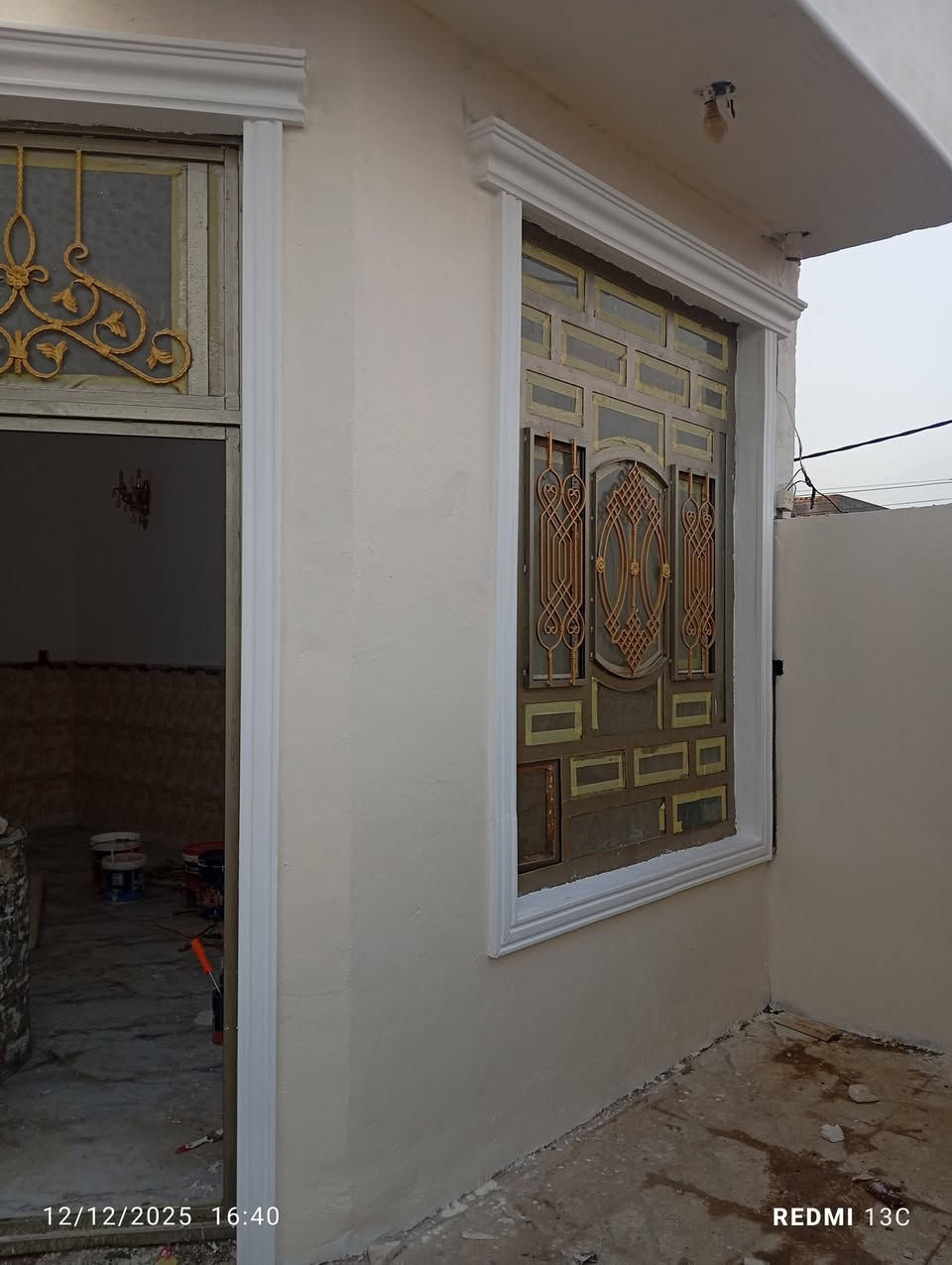 دار 150 م طابو صرف يحتوي على غرفتين نوم واستقبال ومطبخ وصحيات داخليه و خارجيه وهول للبيع والاستفسار مكتب المهندس للعقار ***********
