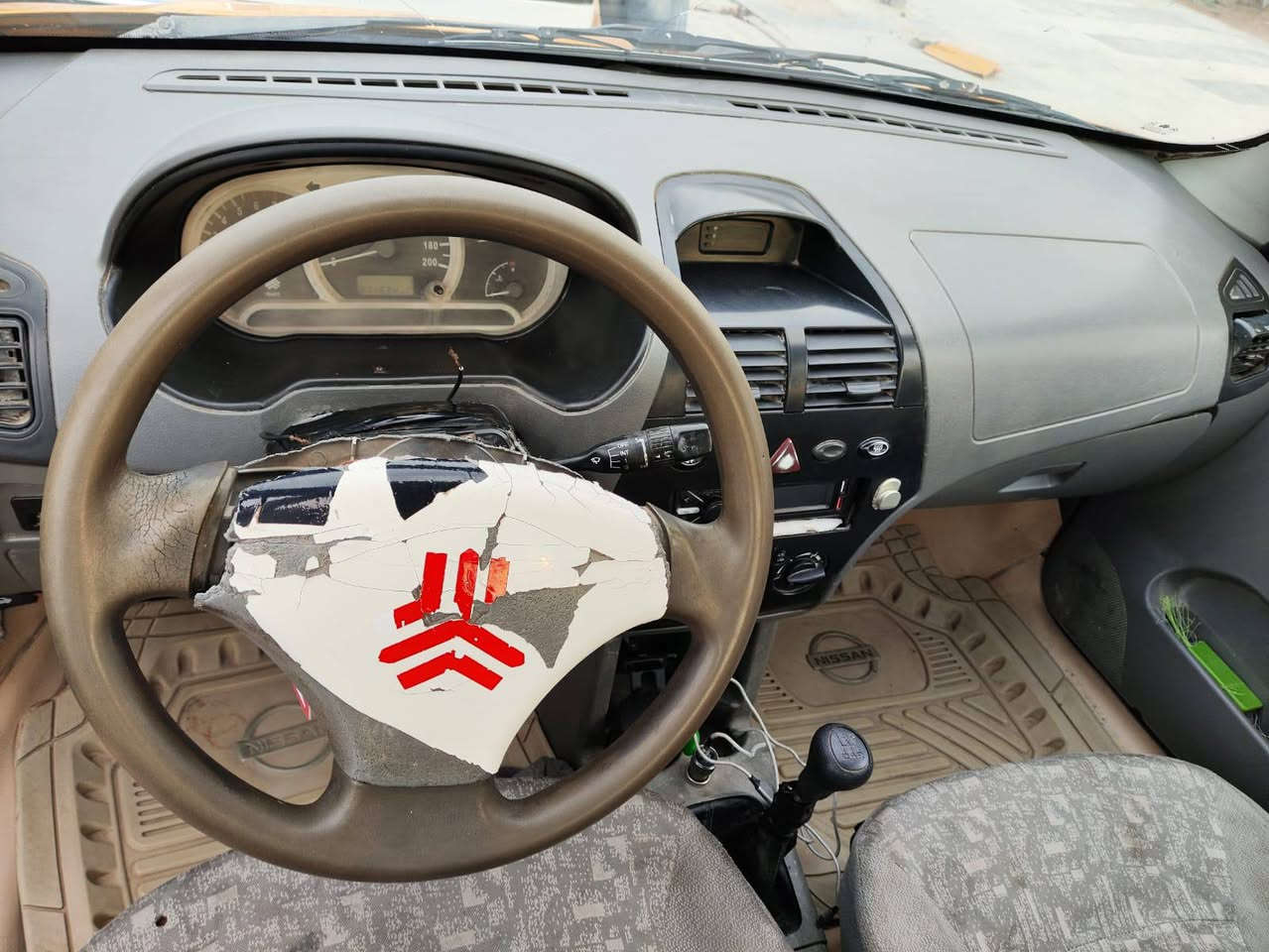 السلام عليكم طيبه 15 سياره مكينه قايمه غيرها حلو حداديه حلوه كهربائيات كلها شغاله سلف وباتري جديد كهربائيته كلها شغاله السياره من الطول للطول راعيها بالناصريه رقم ذي قار سنوي لل 28 مصفره هيئه غرامات داخله هزه سياره راعيها يريد مداور مكان ناصريه مركز السعر 20 وبيها مجال قليل ايش عندك مراوس نزل ***********
