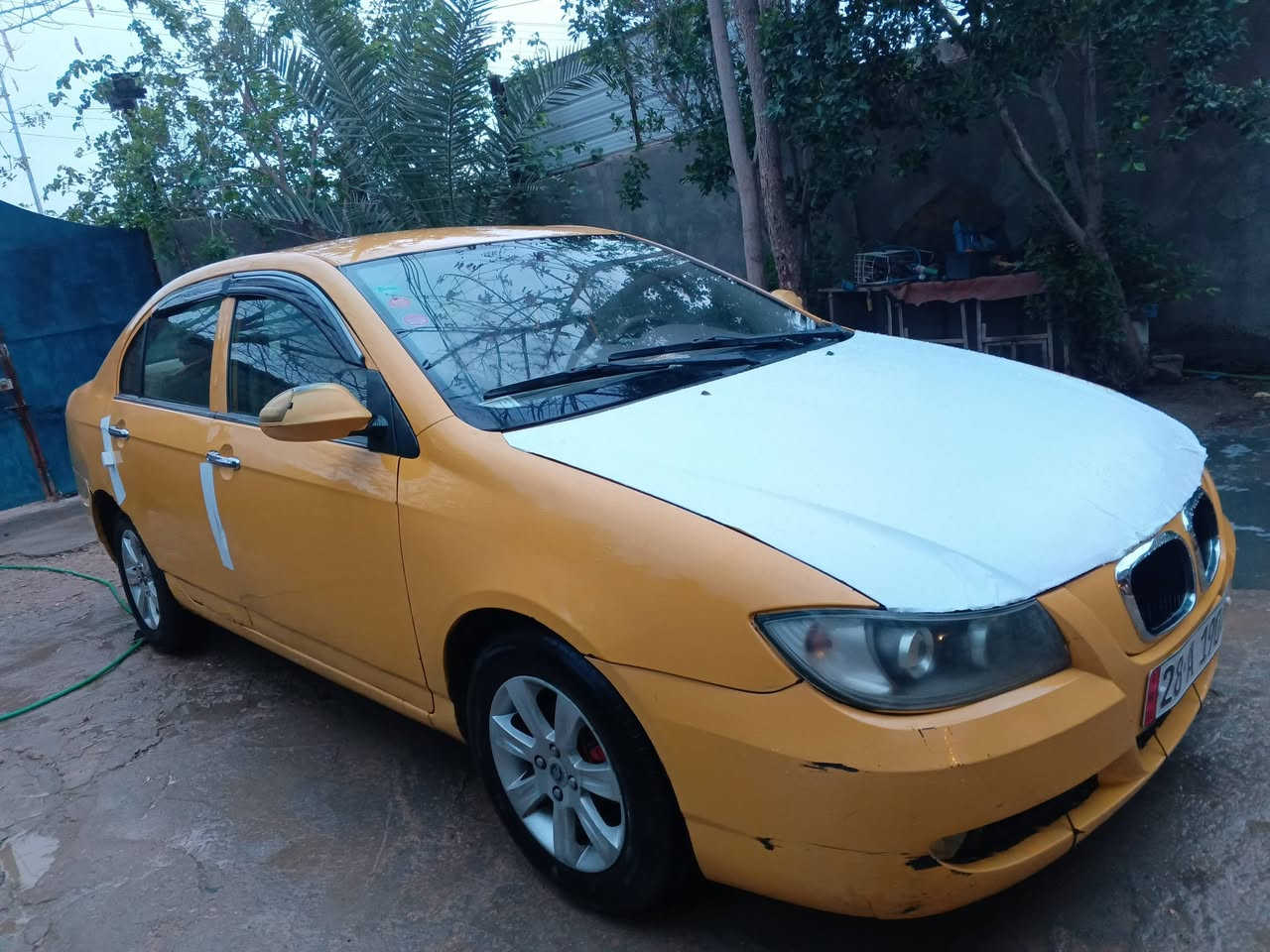 السلام عليكم ليفان موديل 12 رقم نجف سنوية وهزة جديد ورقم دولي مصفرة هيئة وغرامات سيارة جاهزة ومابيهة نقص مكينة وگير بلادي شرط النضافة حدادية وتخم تاير وتبريد شغال سعرها 37 ورقة وبيه مجال حگ الجية ***********متوفروتساب مكانها الديوانية قضاء الشامية
