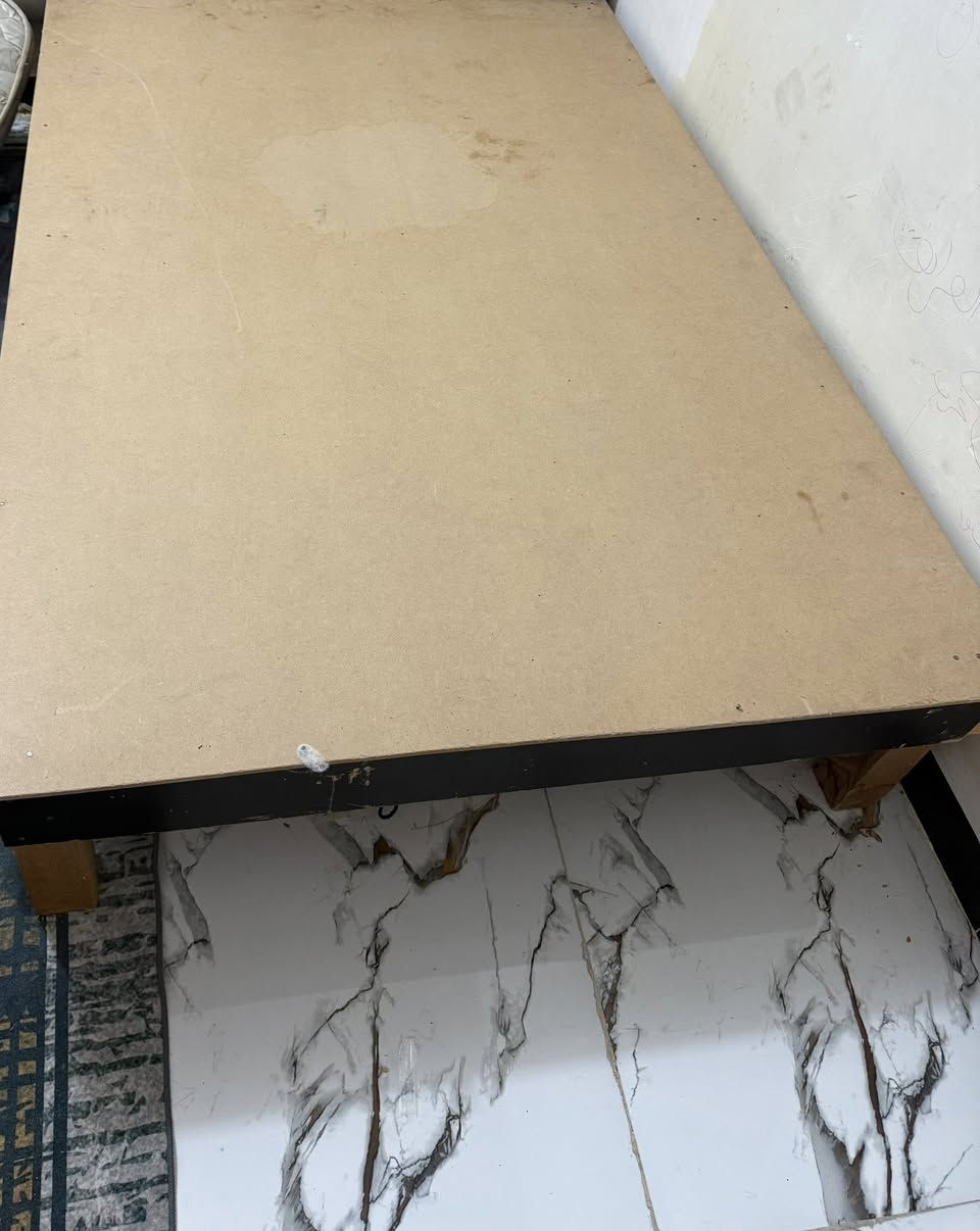 تخت نفر ونص نظيف جداً. سعر٥٠


**إذا كنت صاحب هذا الإعلان وتريد حذفه لأي سبب، رجاءا أرسل رسالة إلى الدعم الفني**