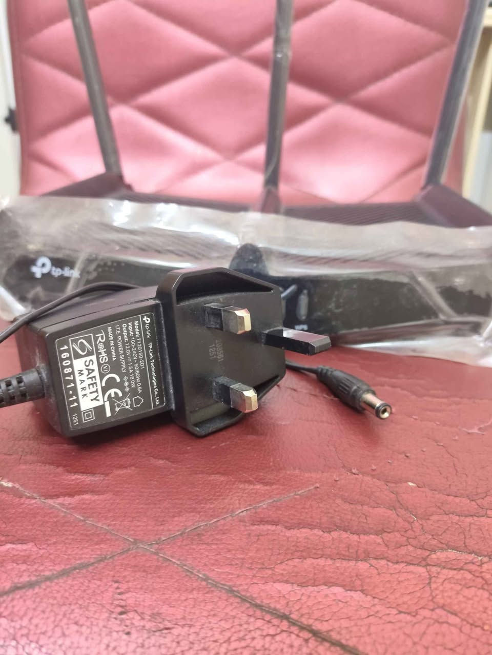 راوتر tp link جديد غير مستعمل مع تحويلة كيبل ضوئي من هواوي
 
فقط تم تجربة الراوتر مره وحده و انترك لان ما استخدمنا
يشتغل بدون اي مشاكل و التحويله ايضا شغاله كامل و غراض الراوتر الأصلية كامله المحوله و الكيبل مال انترنيت 
سعر 45 
مكاني بغداد حي تونس و ما عندي توصيل
اي استفسار تفضل خاص الرميطة, المثنى


**إذا كنت صاحب هذا الإعلان وتريد حذفه لأي سبب، رجاءا أرسل رسالة إلى الدعم الفني**