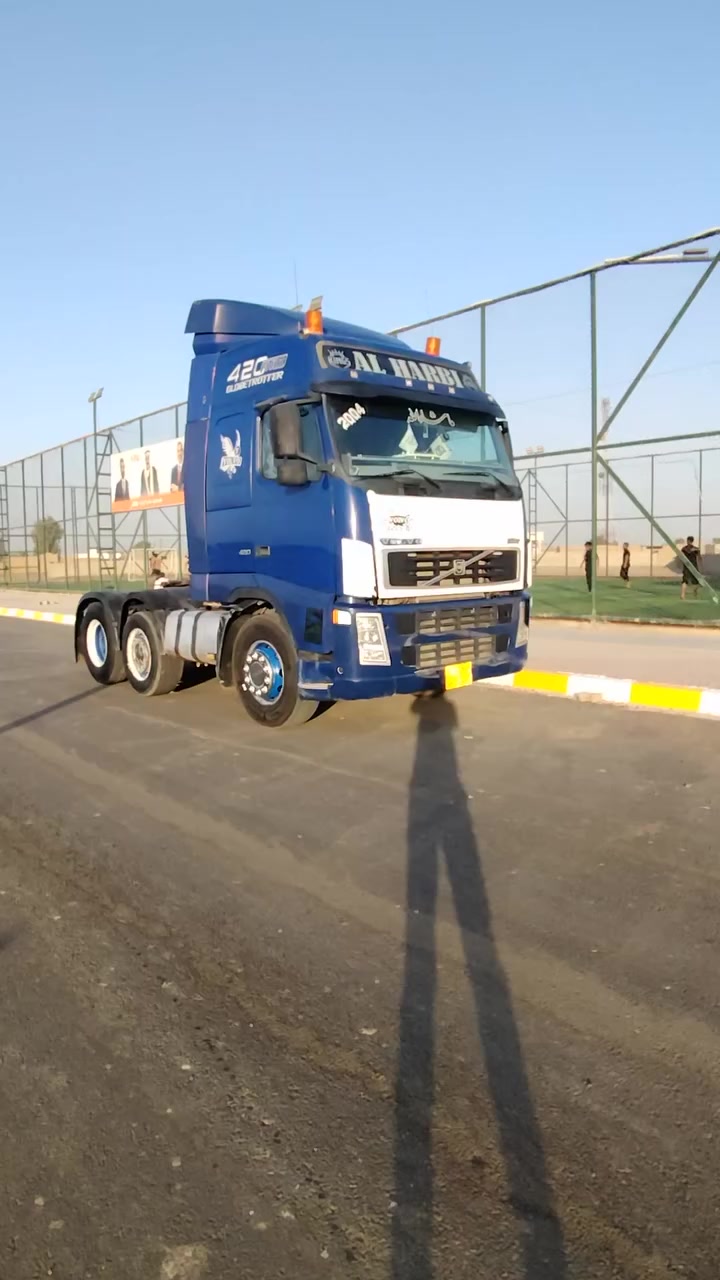 السلام عليكم فالفو 2004 سنكل امامي  مربوط نساف 3دناكير دبل تاير مراوس بكلابه حسب القناعه الرقم  ***********
