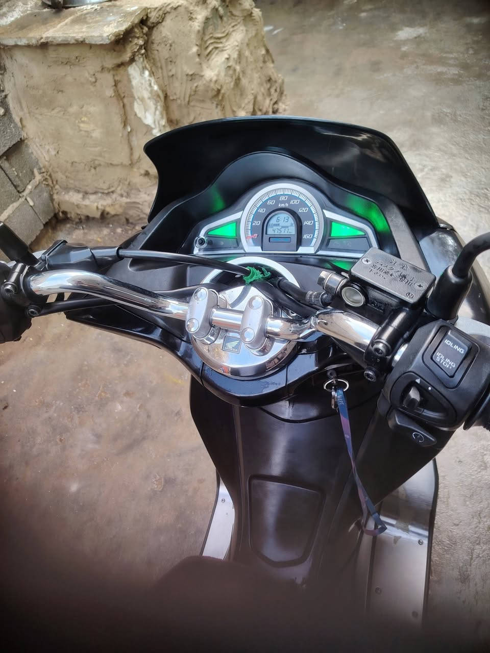 السلام عليكم دراجه بي سي اكس مال رمبه صاله اربع اشهر نزلته من الرمبه مكفوله كفاله عامه ياباني أصلي  *********** بغداد مدينة الصدر
