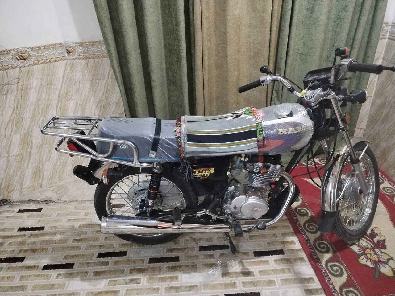 السلام عليكم حبايب دراجه نامه تعمير الشاصي ارشه والمحرك سيجي والباقي كله اصلي والدراجه كفاله عامه وشراي يدلل (***********)
