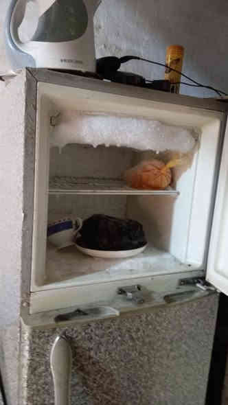 ثلاجه البيع  ما امصلحه السعر ٢٠٠
ناصريه مركز
***********
