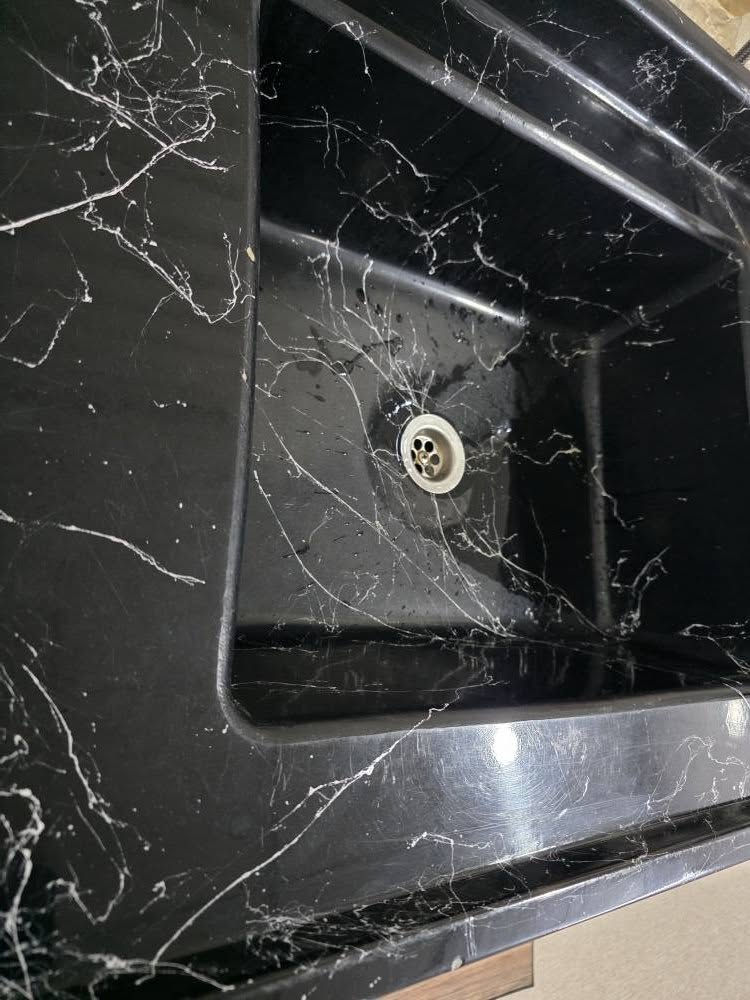 مەخسەل بن کەوەنتەر 170 هەزار
مێزی تەلەفزێۆن 150 هەزار 
بۆ فرۆشتن زۆر پاکو خاوێنە ٣ مانگە کراوە 
شوێن هەولێر ***********
*********** أربيل, العراق
