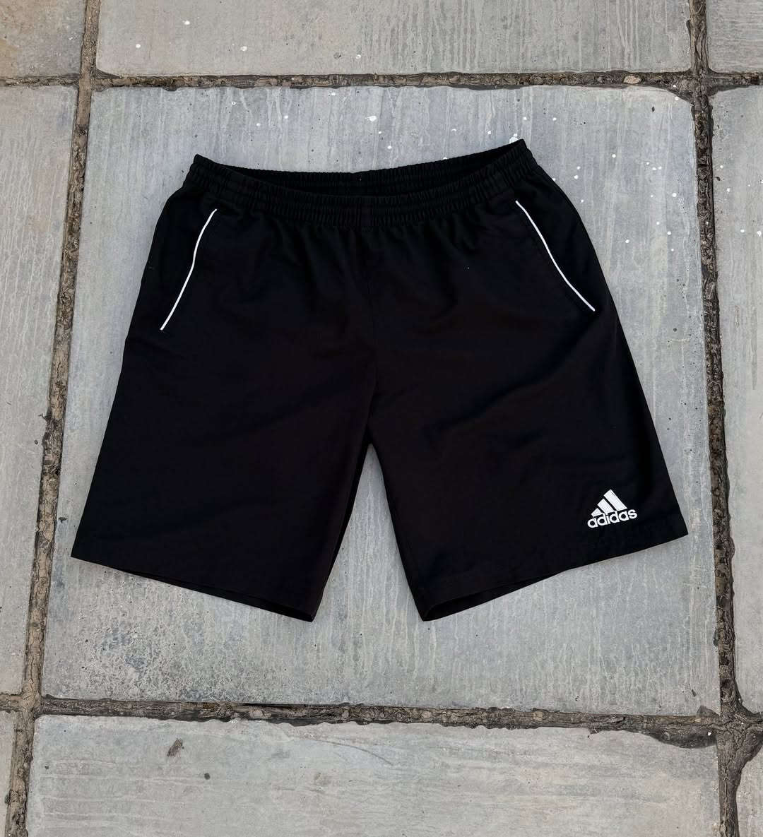 تراك addias كامل
قياس XL
قطع اصلية نظافة 100
الظهر مفلتر بالكامل 
صناعة فلبين


**إذا كنت صاحب هذا الإعلان وتريد حذفه لأي سبب، رجاءا أرسل رسالة إلى الدعم الفني**