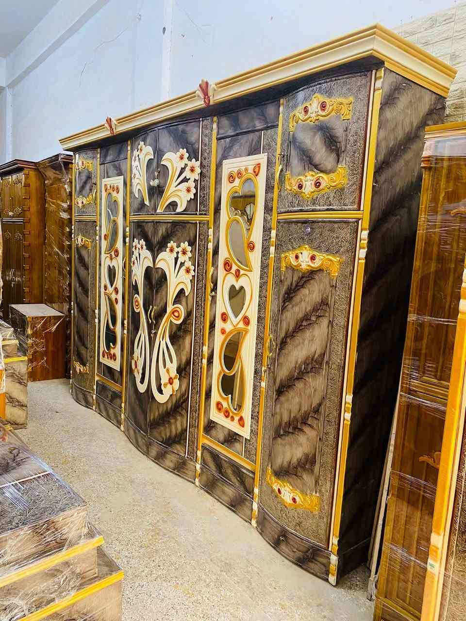 غرفة نوم عراقي مستخدم اخو الجديد وباسعار مناسبة شغل درجة اولى مرتب ضهر جرجوبة السعر 900 الف وبيها مجال للطيبين 
رقم الهاتف ***********
