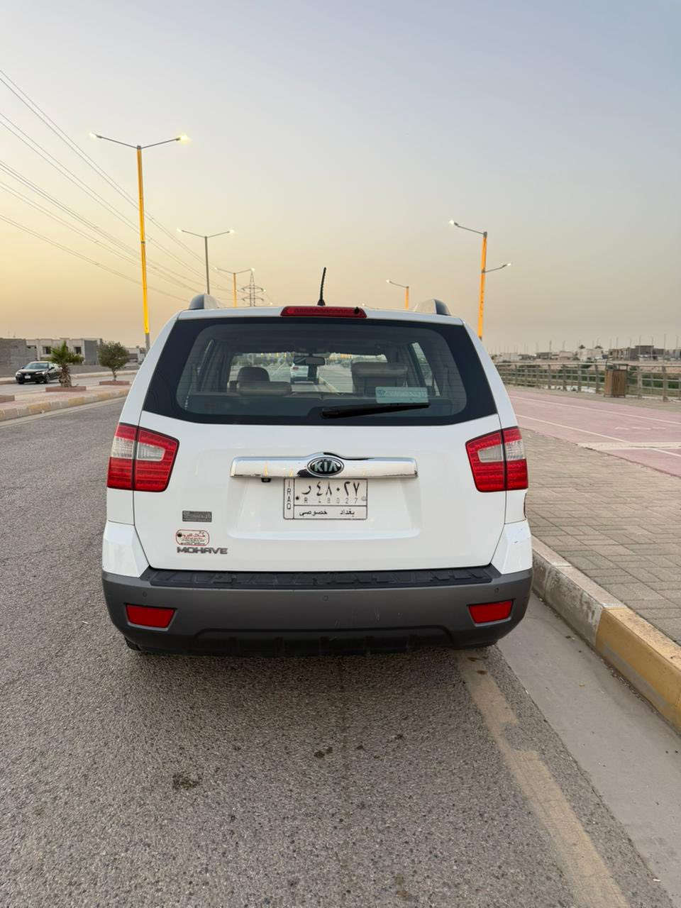 كيا موهافي 
موديل ٢٠١٣ 
فول مواصفات 
محرك ٦ سلندر  / فور ويل 
٧ راكب 
٣ قطع تبريد / شغال 
رقم بغداد مشروع وطني تحويل مباشر بأسمي السيارة 
موقع السيارة الانبار / الرمادي 
السعر ١٥٥ $ 
التواصل    ***********
