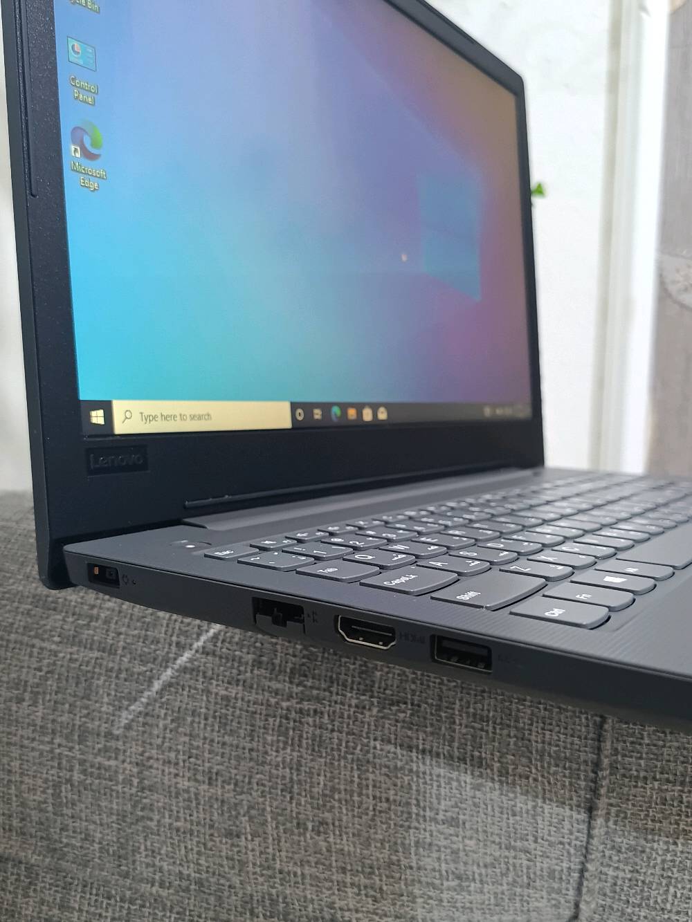 لابتوب Lenovo الجيل 8 📢
وبسعر 145 الف فقط 🔥
المواصفات :
💻 المعالج: Intel Core i3 الجيل الثامن
⚡ الرام: 4GB
💾 التخزين: 1TB HDD
🖥️ الشاشة: 15.6 إنج
🔌 شاحن أصلي موجود
✨ نظافة الجهاز 95%
🔋 البطارية جيدة والأداء ممتاز
🖱️ خفيف الوزن سلس بالاستعمال
✅ مناسب للدراسة الدوام الأوفيس التصفح والاستخدام اليومي

الجهاز استخدام قليل مرتب ونظيف وخال من المشاكل

📍السعر 145 الف 
📩 للاستفسار  والطلب واتساب : ***********