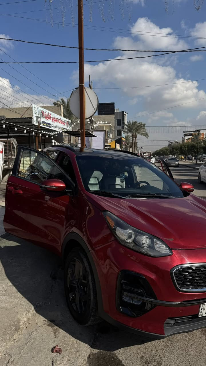 سلام عليكم 
سبورتج دم الغزال موديل 21 
السعر 195 وبيها مجال كلش بسيط 
حادثها جداً خفيف والسونار كدامكم وصور الحادث موجوده فووول مواصفات S  عده البصمه 
ماشيه 70 م تقريباً 
رقم اربيل 
بغداد السيديه - ***********
