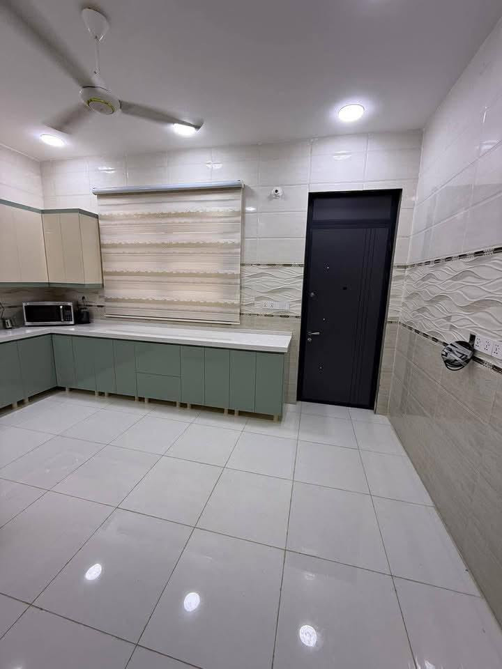 🏠 / دار للبيع المساحة 200  م طابو صرف 

             واجهه 10م / نزال 20  م

🧱 بناء حديث درجة اولى مودرن ( بأشراف مهندسين )

           
( علماً ان الدار مطلوب 60 لصندوق الاسكان ) 

الطابق الاول / مطبخ حار بارد. أستقبال  . هول .غرفتين نوم . مجمع  صحيات  . كراج كبير . 

الطابق الثاني / اربع غرف نوم نظام سويت . هول . مجمع صحيات 

🌏 الموقع / حلة / شارع الكابينات خلف عيادة ماربل لطب الاسنان 
            
( 30 م يبعد عن شارع 80)
               
(  يقع أمام ساحة) 

⭕ نستقبل جميع عروضكم السكنية والتجارية والزراعية 
#لمعرفة_السعر  مراسلة الصفحة وسيتم الرد عليكم بأقرب وقت. 
 للأستفسار أكثر الاتصال
***********    
***********
