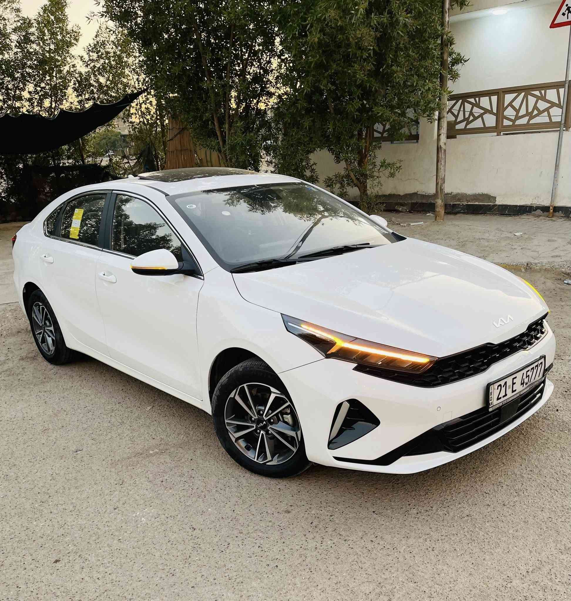 السلام عليكم
*********** السعر ((149)) مجال جدا بسيط
كيا K3 تجميع موديل 2024 ماشيه 19 فقط
السياره مكفوله من الشخط على وضع الشركه 
المواصفات فول الفول
بصمه ابواب وبصمه تشغيل 
محرك 1500 دبل نوزل 
رقم سليمانيه جديد.               
شاشه ديجتال          
لد امام خلفي نهاري
لايت زنون عالي ناصي                                         
كشنات جلد
هند بريك بصمه 
تبريد لمس شاشه 
اوتو هولد           
فتحه سقف                                             
حساس لايت 
حساس خلفي بلادي 
حساس أمامي بلادي 
كاميرا خلفيه بلادي 
نضام تشغيل الكامره
شاشه  كبيره اصلي ابل كار بلي 
نضام ترحيب مري شفط
نضام مود درايف إيكو وسبورت و عادي
تحكم ستيرن فول 
ويل كب كروم 
لد امامي نهاري
 شباك نيكل
مانع انزلاق
مانع انحدار  
ايرباكات عدد 6
للاستفسار  *********** مكاني بغداد الكرخ
