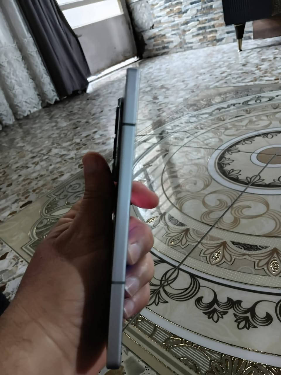 للبيع نوت 50برو اوتساب *********** فقط الجهاز بدن ملحقات نظافه 98/100نفنكس رام 12 ذاكره 256 سعر 275بي مجال قليل حك الجيه مكان بغداد الجديده رقم
