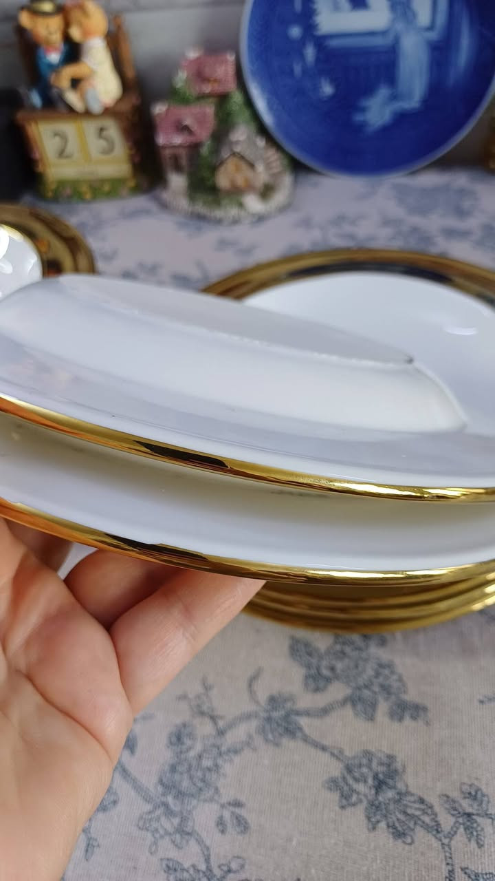 ✨️✨️✨️ ذهبي يعني فخااامة ✨️✨️✨️
افضل وارقى انواع الصحون الذهبي الثابت اللمعان 
قياس ٢٣ سم  عميق 
يتوفر ٣٥ صحن 
💰🪙 سعر الصحن ب٢٠٠٠ فقططط 
توصيل كل العراق ب٤٠٠٠ فقط #creatorsearchinsights


**إذا كنت صاحب هذا الإعلان وتريد حذفه لأي سبب، رجاءا أرسل رسالة إلى الدعم الفني**