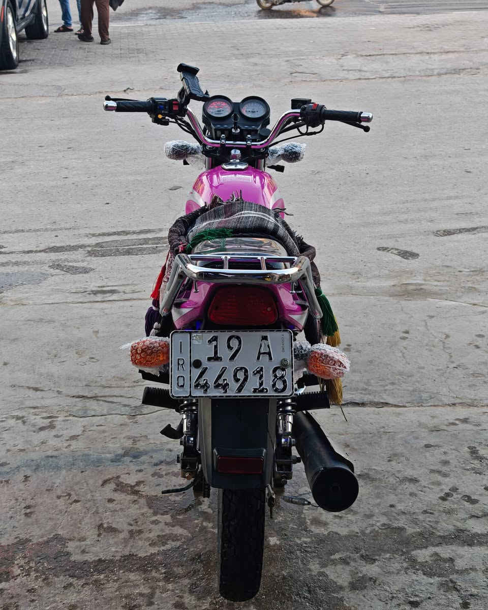 23 رقم سنويه
للبيع دايون عضم 23 رقم نكليزي سنويه لل(31)
كير مكينه شاصي اصوليات كلهن كفاله
ودراجه كلش نضيفه ومرتبه ومابيه اي نقص
كهربائيات كله شغاله عالي ناصي لايت جمجمه  دبل اشاره دشبول رماش اضويه بلشاصي كلجات جديده دهن جديد
دراجه بدون نقص وبلعافيه عله ياخذه 
واكرر رقم وسنويه كربله
ومكاني هم كربله
سعره  مليون و950
***********
