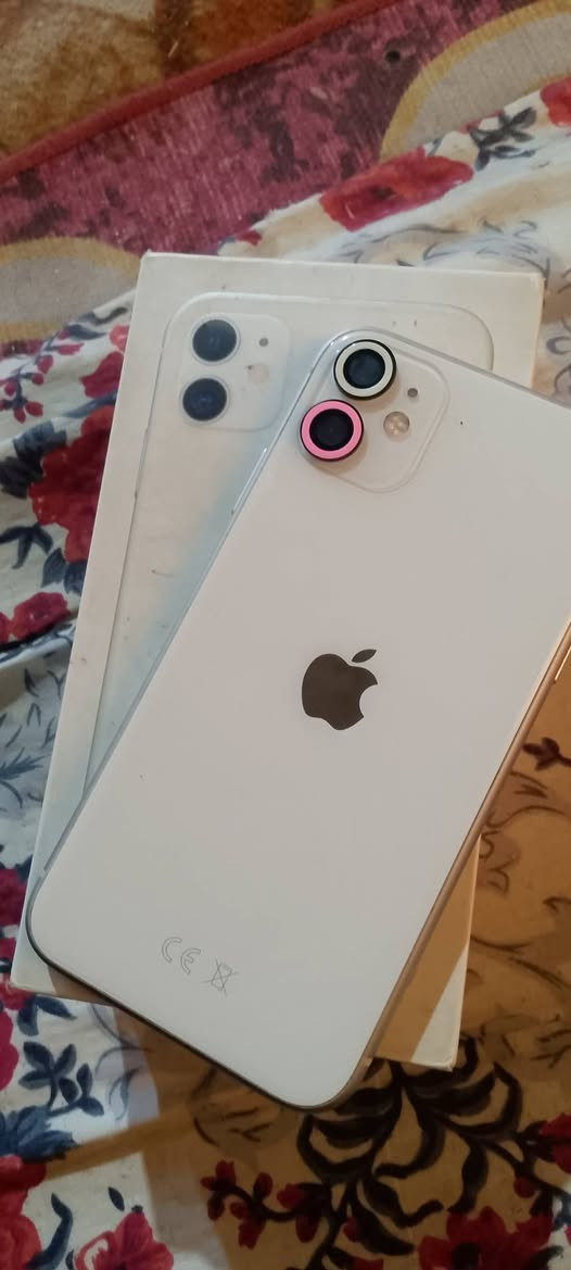 سلام عليكم يفون 11العادي نضيف كلش تليفون مكفول من شخط بس بطاريه مبدله 100شرط صليه سعر 230وبي ‏‪***********‬‏مجال مكان شطره
