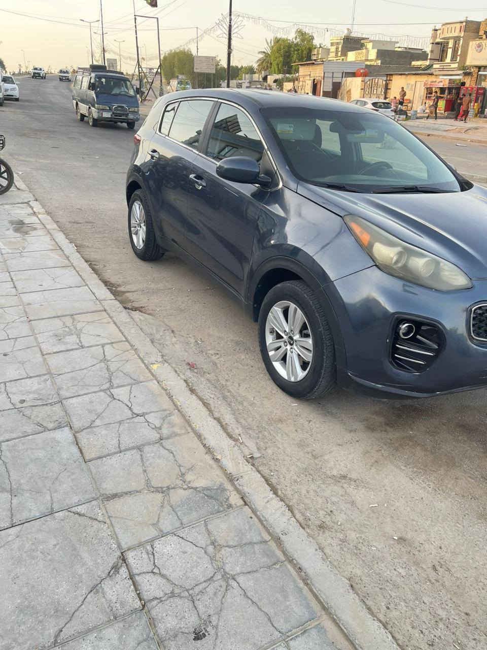 السلام عليكم سبورتج موديل ٢٠١٧ ماشيه 122 سياره جاهزه ملاحظه البابين والجاملغ الخلفي فقط كلير بدون ضربه مكان السياره ابو غريب الزيتون ***********
