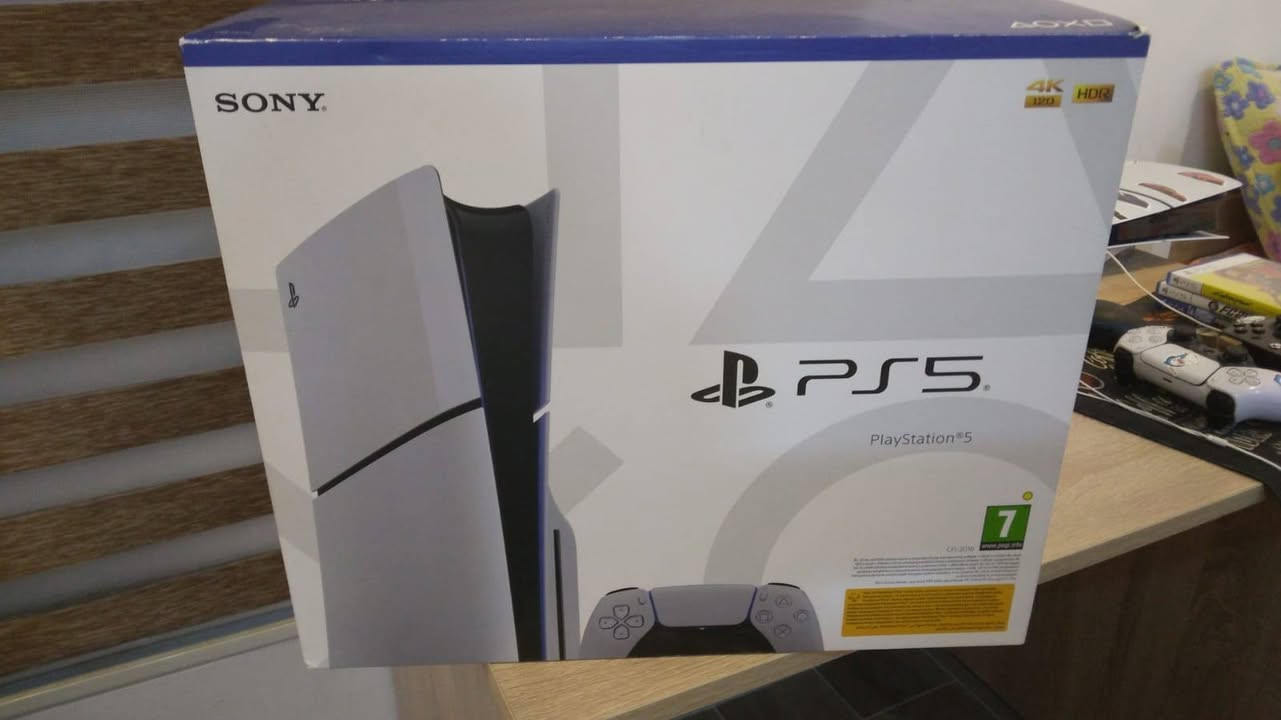 🎮 للبيع PlayStation 5 Slim 1TB (نسخة أوروبية 🇪🇺)

✅ سعة 1TB
✅ نسخة أوروبية
✅ يدين أصليات (اليد الثانية بيها درفت خفيف)
✅ 3 ألعاب أصلية:

FC 24 (PS5)

Cyberpunk 2077 (PS5)

Minecraft (PS4)

✅ الكارتون والملحقات الأصلية موجودة
✅ الجهاز نظيف ويعمل بكفاءة عالية، قابل للتجربة.

💰 السعر: 875,000 دينار (بيه مجال قليل) 📍 الموقع: بغداد - مدينة الصدر 📞 ***********
