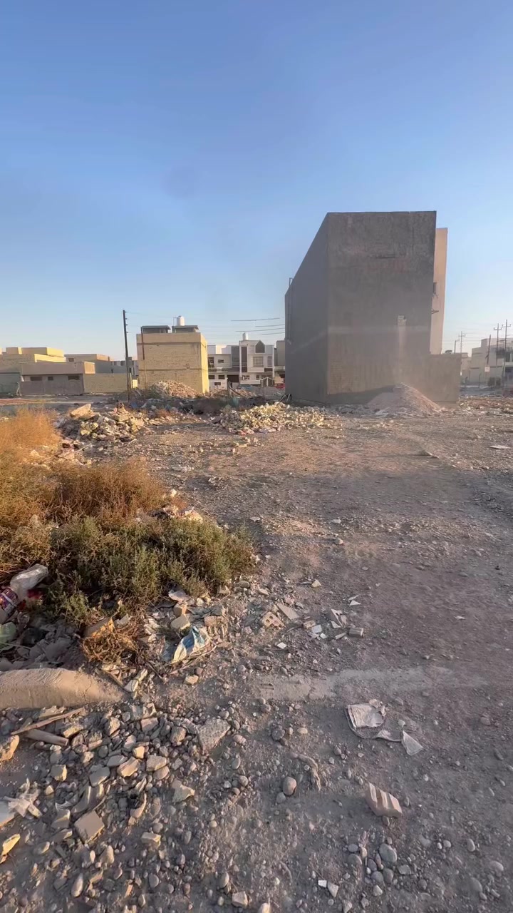 السلام عليكم قطعة ارض البيع مساحة 100م موقع القطعة على الشارع الرئيسي العنوان الدورة نهاية شارع 60قبل مدخل هور رجب او خلف ابو دشير المنطقة كامل خدمات مي او تبليط او كهرباء السعر 35مليون الاستفسار اتصل او مراسلة خاص ***********@الجميع
