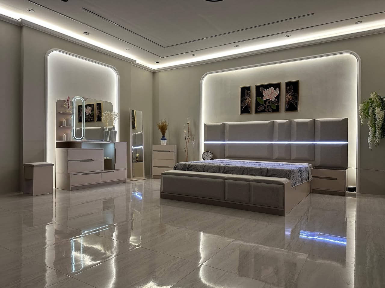 *تم وصول موديل ترند*
*10قطع الاصلي*
*ابواب المنيوم عدد4*
*قياس الكنتور ٣٣٥*
*قياس السرير١٤٠*
*ابواب هايدروليك*
*انارة بالكنتور+مجرات عدد ٤*
*سكك مراحل تلي سكوب*
*ميز تواليت عرض١٣٠'ارتفاع ١٧٥*
*سرير مخزن+شازلون مخزن*
*قياسات الغرفه كلها عملاقة*
الشد والنقل داخل بغداد مجاني 
حجز وستفسار  ***********
***********
