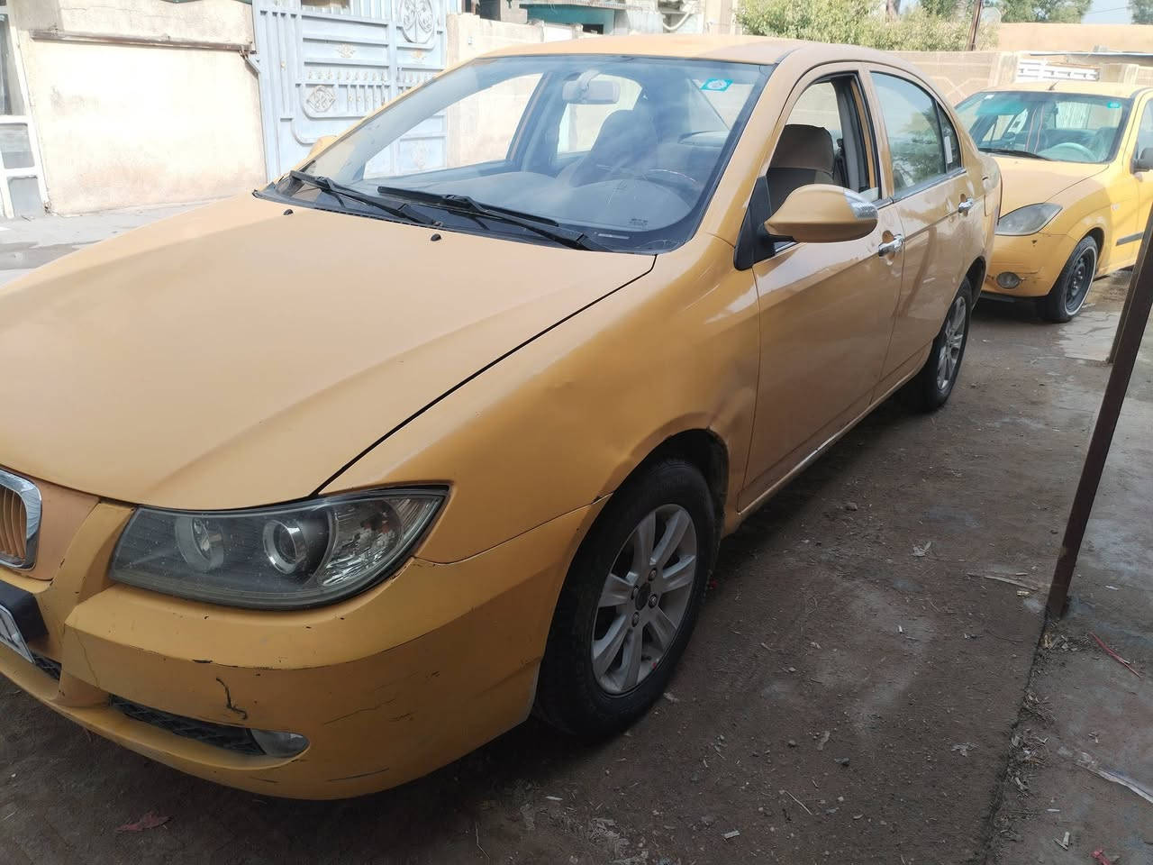 سلام عليكم ليفان موديل 2012 رقم بغداد انكليزي مصفره هيئه وغرامات مشروع وطني سنويه جديده هزه جديده كير عادي مكينه كير جدد حداديه نضيفه تبريد ثلج السياره مكفوله من الضربه والصبغ والفتح سياره جديده بمعنا الكلمه السعر ٣٨ وبيه مجال لشراي الاستفسار اكثر اتصل ***********
