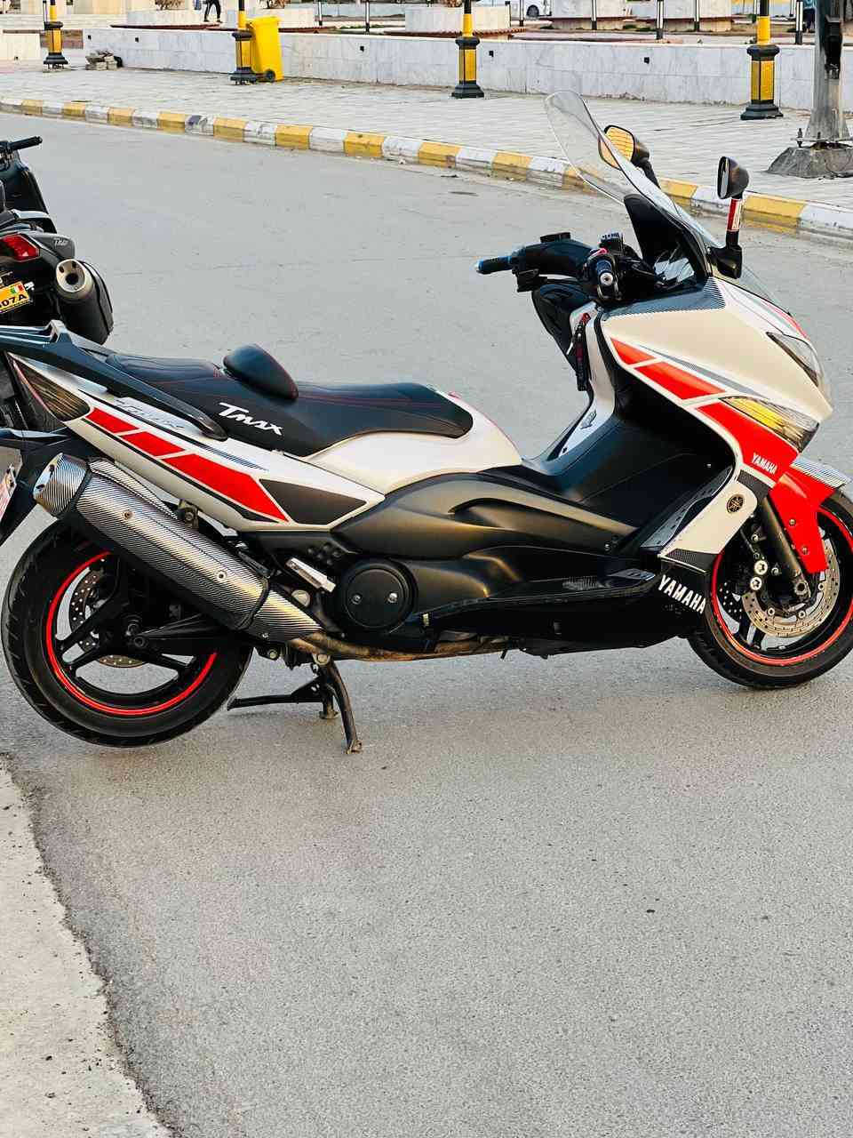 تي ماكس 2011خمسينيه ماشيه 50الف دراجه نضيفه وما عوزه شي السعر 36وبيها مجال مكاني كوت ***********
