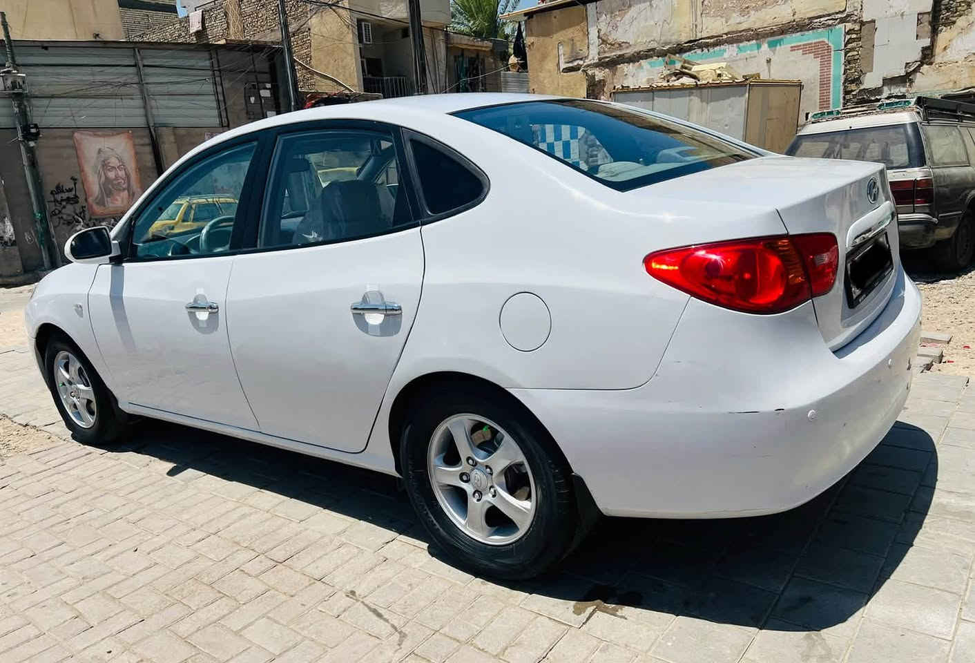 سلام عليكم ادوت ادوت
انتره موديل 2011 سياره طك كرتون ما ماشيه مكينه 2000 
كصه جنطه شغل باجات متومه ارقام شمالي نكليزي تبريد 
كير مكينه كفاله شاشه كامره وحساس خلفي سياره كامله مكان
سياره بغداد لسعر ٤٢ وبيه مجال حق لجيه ما متواجد عالفيس
لرقم ***********
