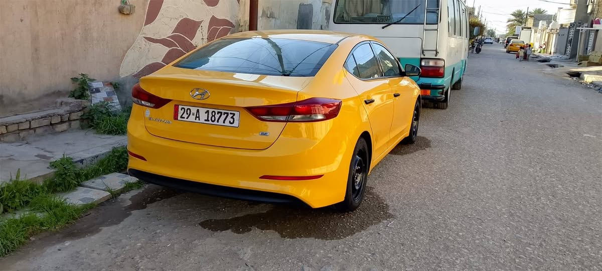 السلام عليكم ورحمه الله 
النترا 18باب وجاملغ مبدلات بدون دواخل بسمنه تحويل ثاني يوم كير صارله شهر مشدود ومكينه مكفلوه ب 126وبيها مجال مكاني واسط الانوار ***********
