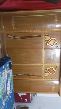 غرفة للبيع  كنتور وزاويةفقط  كنتور خمس طلاقات مع ملحق 250 الف المكان ب...