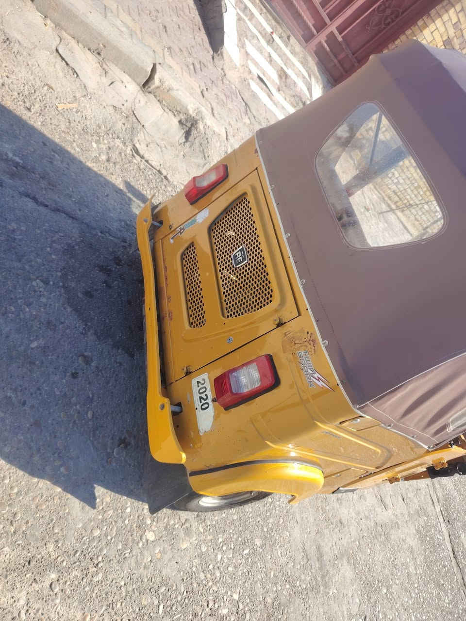 السلام عليكم تكتك للبيع موديل ٢١ أوراق ***********
