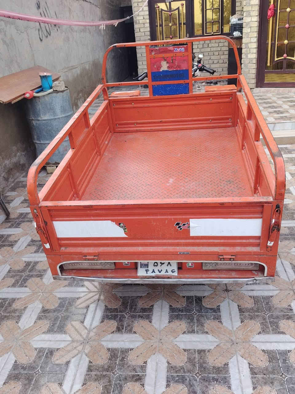 السلام عليكم ستوته للبيع بلال أوراق اصولي موديل 23 بيهة محرك 25 بلال جديد السعر 2300 
مكاني الصويره 
***********
