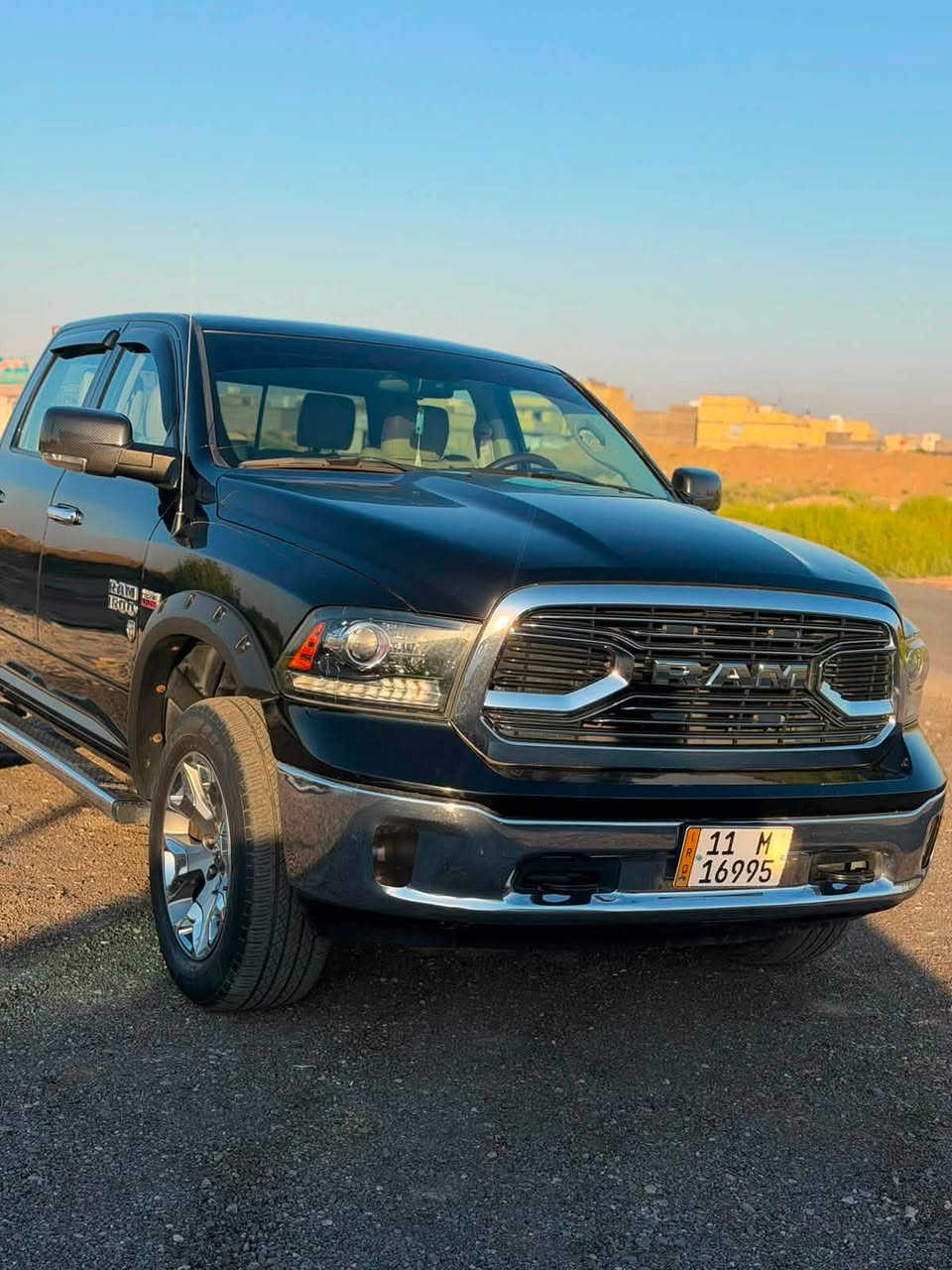 سلام عليكم

دوج رام 2014  لارمي ((خليجي )) 

المحرك: V8 5.7L

فور ويل

رقم بغداد   باسمي🔥

ماشيه 150 الف  كيلو 

————————

مواصفات :

🟪بصمه تشغيل 

🟪نقطة عمياء 

🟪المصابيح الأمامية زنون.

🟪كشافات الضباب زنون. 

🟪المصابيح الأمامية LED.

🟪المصابيح الخلفية LED. 

🟪دخول ذكي (بصمة). 

🟪تشغيل عن بعد 

🟪المقاعد كهربائية مع ميموري.

🟪المقاعد الأمامية تبريد وتدفئة. .

🟪شاشة كبيرة 

🟪حساسات امامية وخلفية.

🟪مانع تصادم (Emergency Brake)

🟪مكيف خلفي

🟪باب الصندوق كهربائي.  

🟪هاند بريك كهربائي.

🟪حساسات امامية. 

🟪حساسات خلفية. 

🟪مرايا مع خاصية التعتيم الذاتي

بيها هواي مواصفات جنايه الرام يعرفوها 

رقم بغداد   تحويل مباشر

السعر 185 وقابل للتفاوض 

مكان السيارة بغداد الكاظميه 
 ***********
