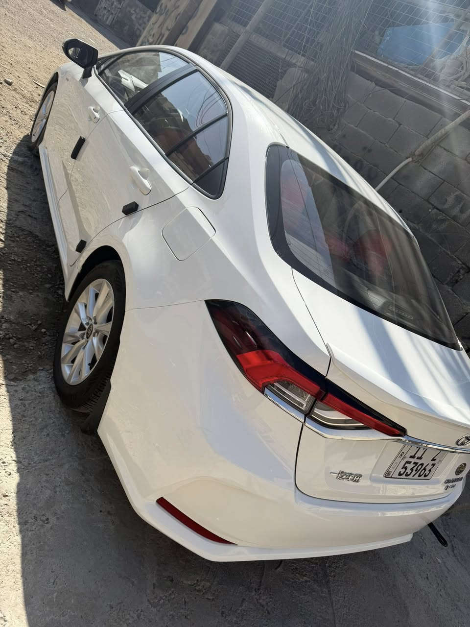 السلام عليكم كورلا 2025 ماشي 2000 كشن كهرباء  سلايت داخل احمر جدا حلوه عنواني بغداد  ***********
