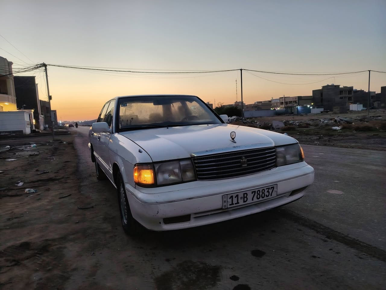 السلام عليكم كراون سوبر موديل ٩٠
السياره بجم ارنب رقم بغداد الجديد
السياره بيهه خلل كهربائي ابيع طافيه
العقل ضارب او الضفيره بيهه صوج
 جانت شغاله واني لعبت بيهه ويمكن ضرب العقل
السعر ٤٠ قفل بدون اي عمله
للاتصال ***********
