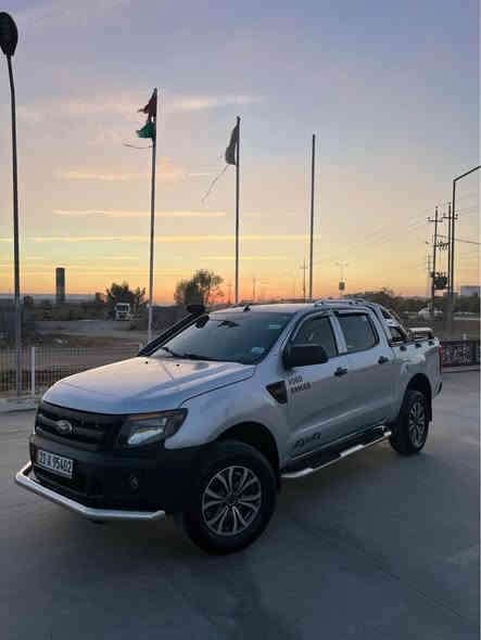 فۆرد رەنجەر مۆدیل ٢٠١٣ گاز انجیکتەر و سۆپەر گێر مەکینە ئەکسل بەشەرت  سەیارەکە ٢٠١٣ یە سەنەوی تازەیە بۆیاغی نیە زۆر پاک ماوەتەوە جوان کاریەکی باشی بۆ کراوە تایەکانی تازەن نرخی ١١٧ کەمیک مەجال ژ.م*********** رانية
