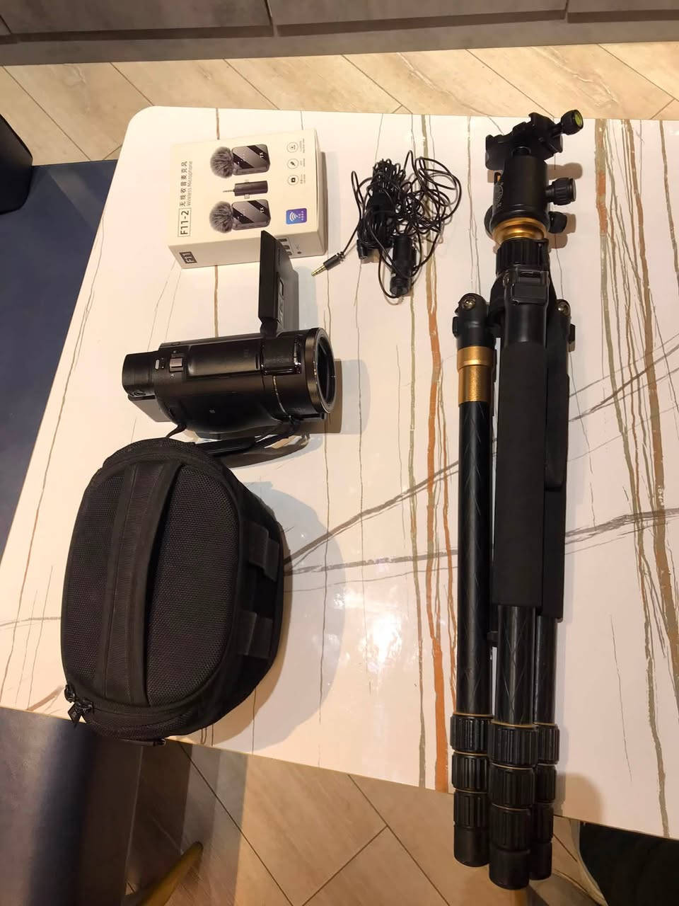 1-كامره هاندي كام للبيع مع اكسسوارات 
2-جهاز مايك F11-2
3-استاند
Sony handycam AXP55
سعر مليون و250 وبي مجال


**إذا كنت صاحب هذا الإعلان وتريد حذفه لأي سبب، رجاءا أرسل رسالة إلى الدعم الفني**