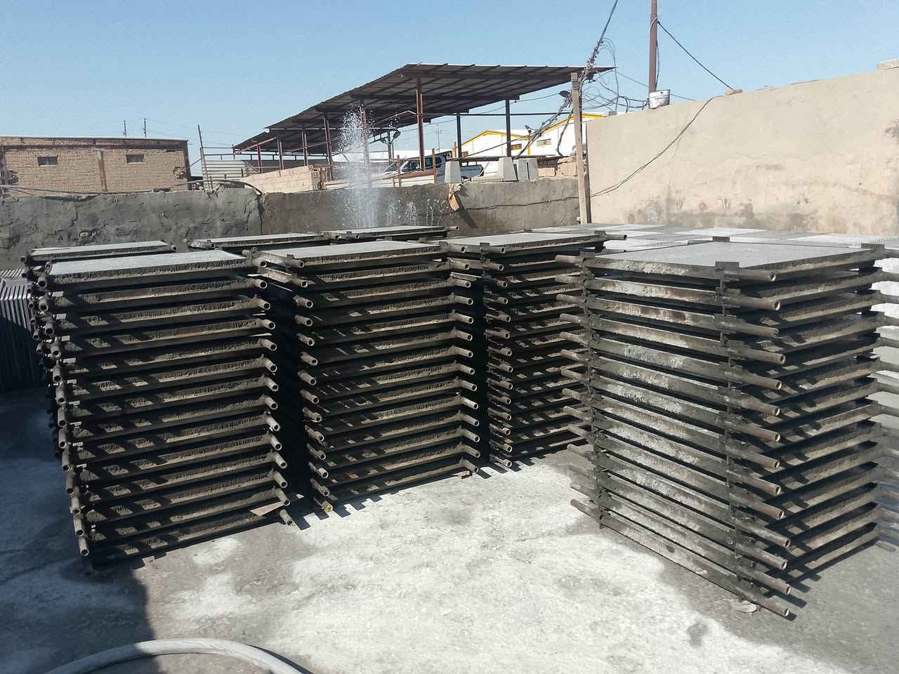 قوالب للبيع 100 السمك 3.5 العنوان السماوه حي الصناعي ***********
