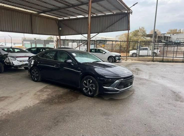 سلام عليكم سوناتا 2024 وارد امريكا 
بانزين فقط 
رقم بغداد 

مواصفات 
بصمة تشغل 
بصمة ابواب 3 
تشغيل عن بعد 
توقف ذاتي 
حساسات الاصتدام 
حساسات امامية 
حساسات خلفية 
كشنات كهربائية 1 
كشنات تادفئة 
صندوك بصمة 
هواي مواصفات بيها
فول عدا الفتحة من الأخير 
ماشية 61 Km
رقم بغداد باسمي 
سنويا جديدة 
هزة جديدة 
ابيعلك سونار بالمنشور عندك مراوس باكورلا وارد امريكا 
*********** 
سعر 160 وبيها مجال للشراي

